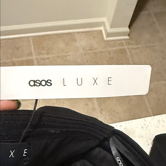 ASOS Luxe Elegant Black One-Shoulder Top - Picture 10 of 12